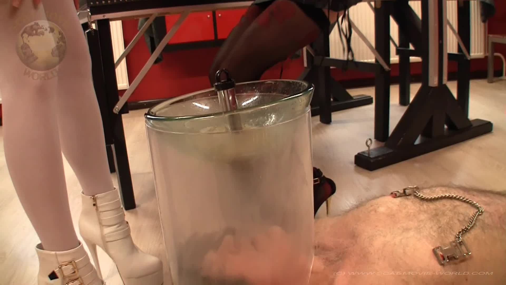 Scat Movie World – Special puke piss spit dinner