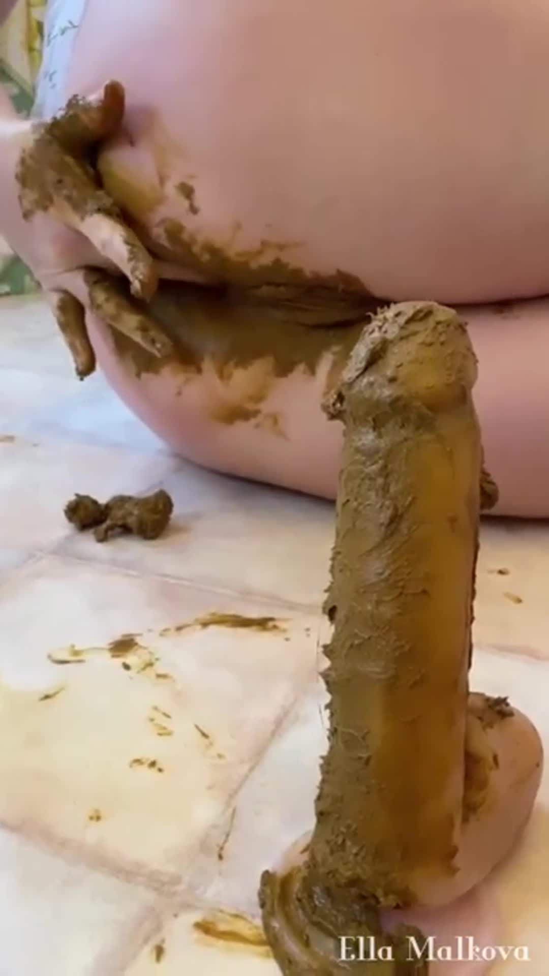 ScatElla – DILDO SHIT FUCKING BLOW JOB