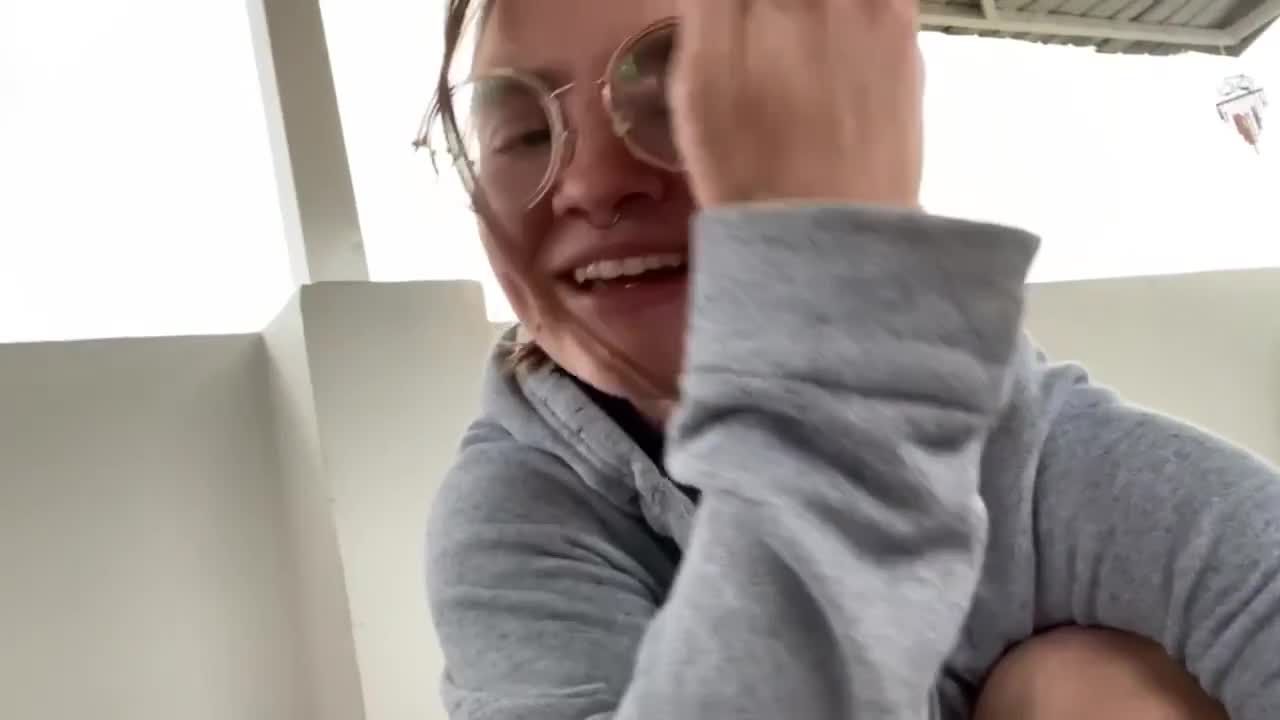 Emilyrosetv – girlfriend pisses for you and cums