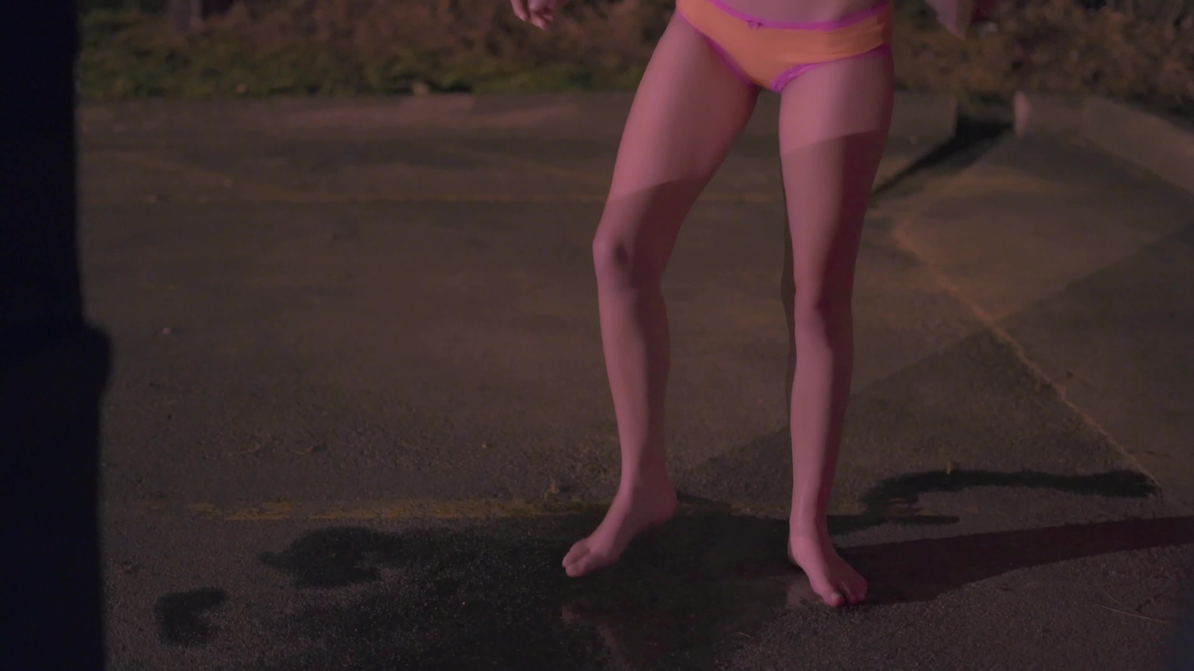 peachypoppy – Public Parking Lot Piss