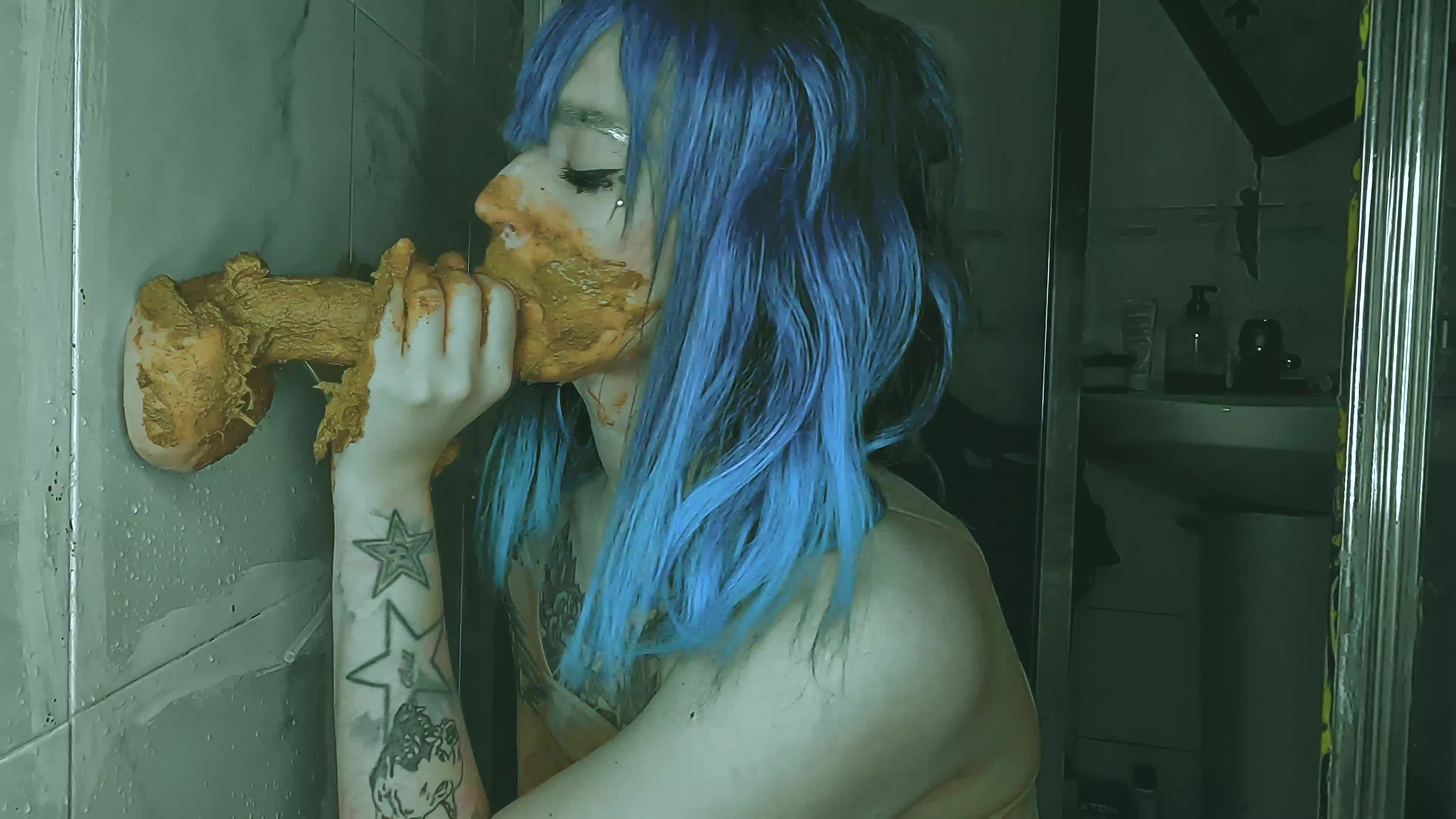 DirtyBetty – and suck some dicks