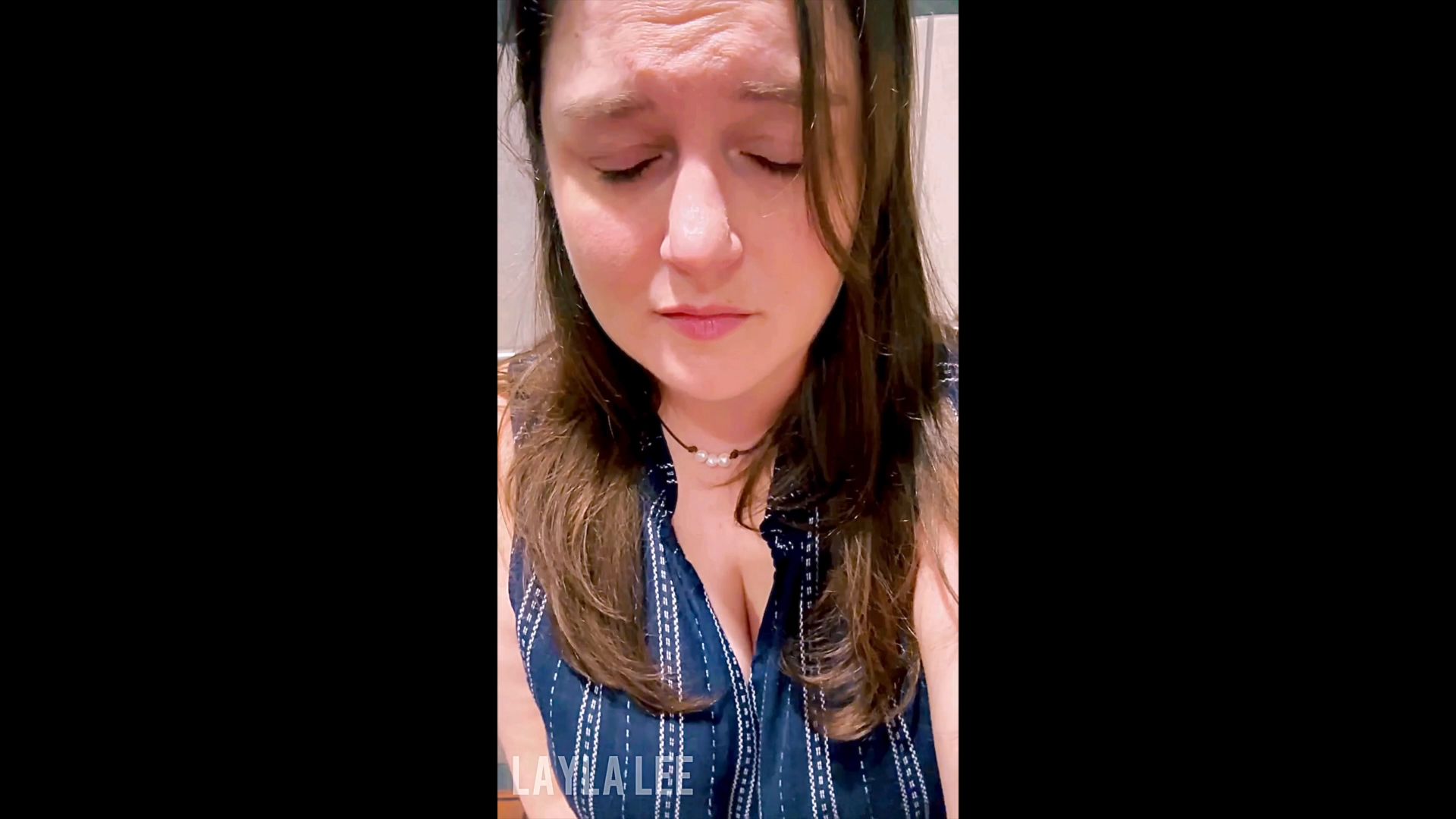 Layla Lee – Truck Stop Gas Station Dump