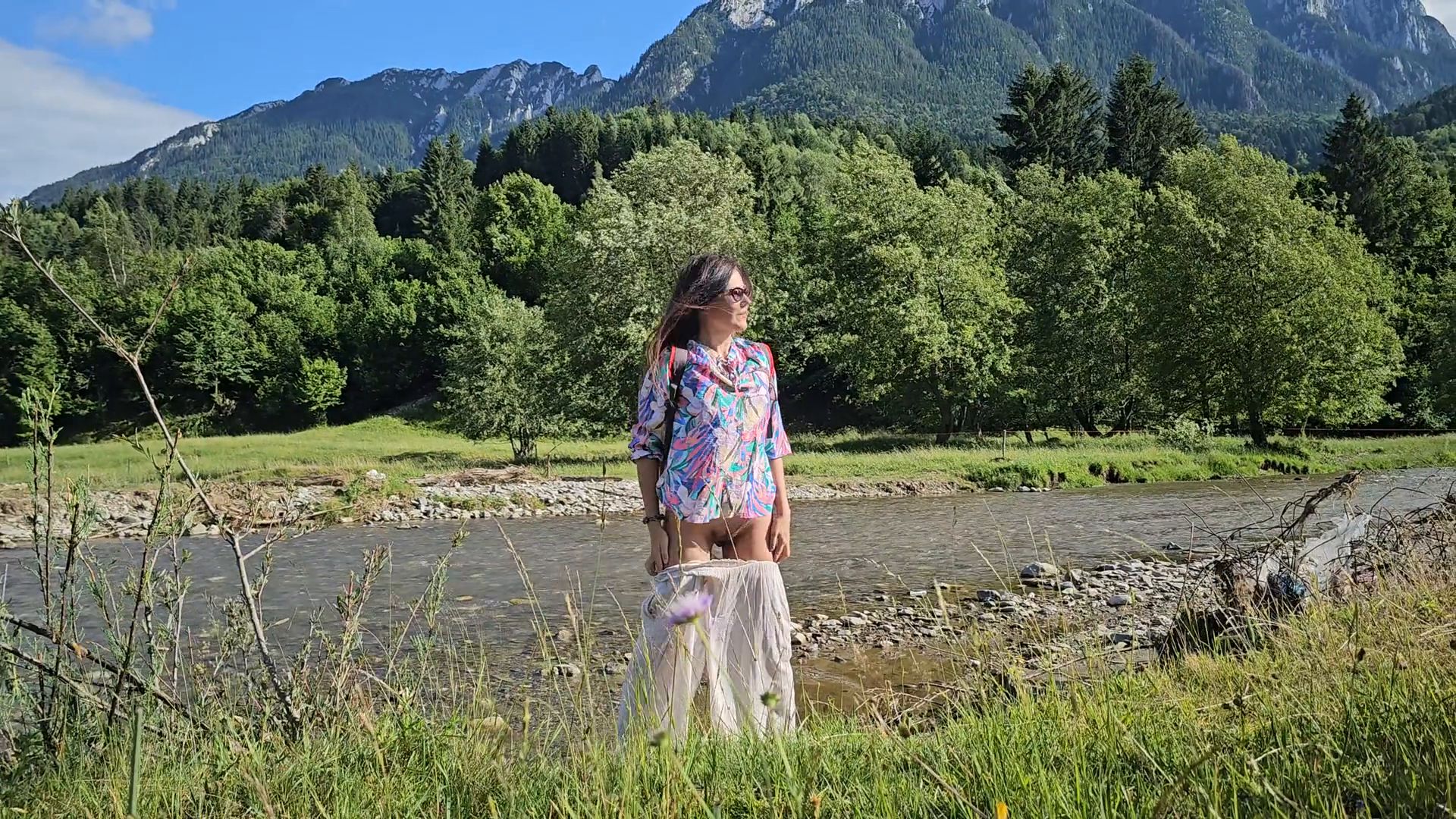 Hairy Pussy PUBLIC Close Up PEE in Swiss Alps