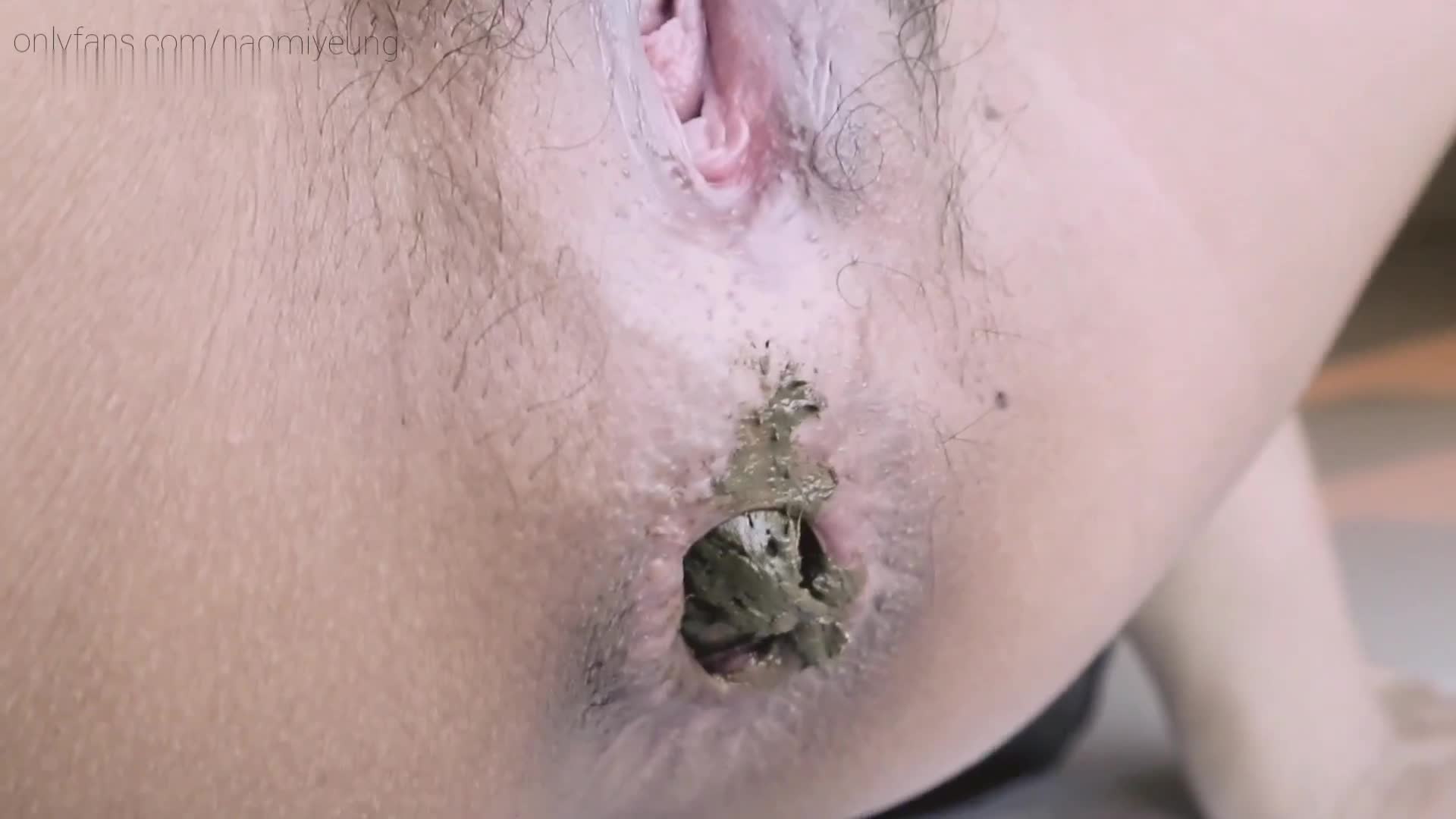 NaomiBobba – First time ever scat video