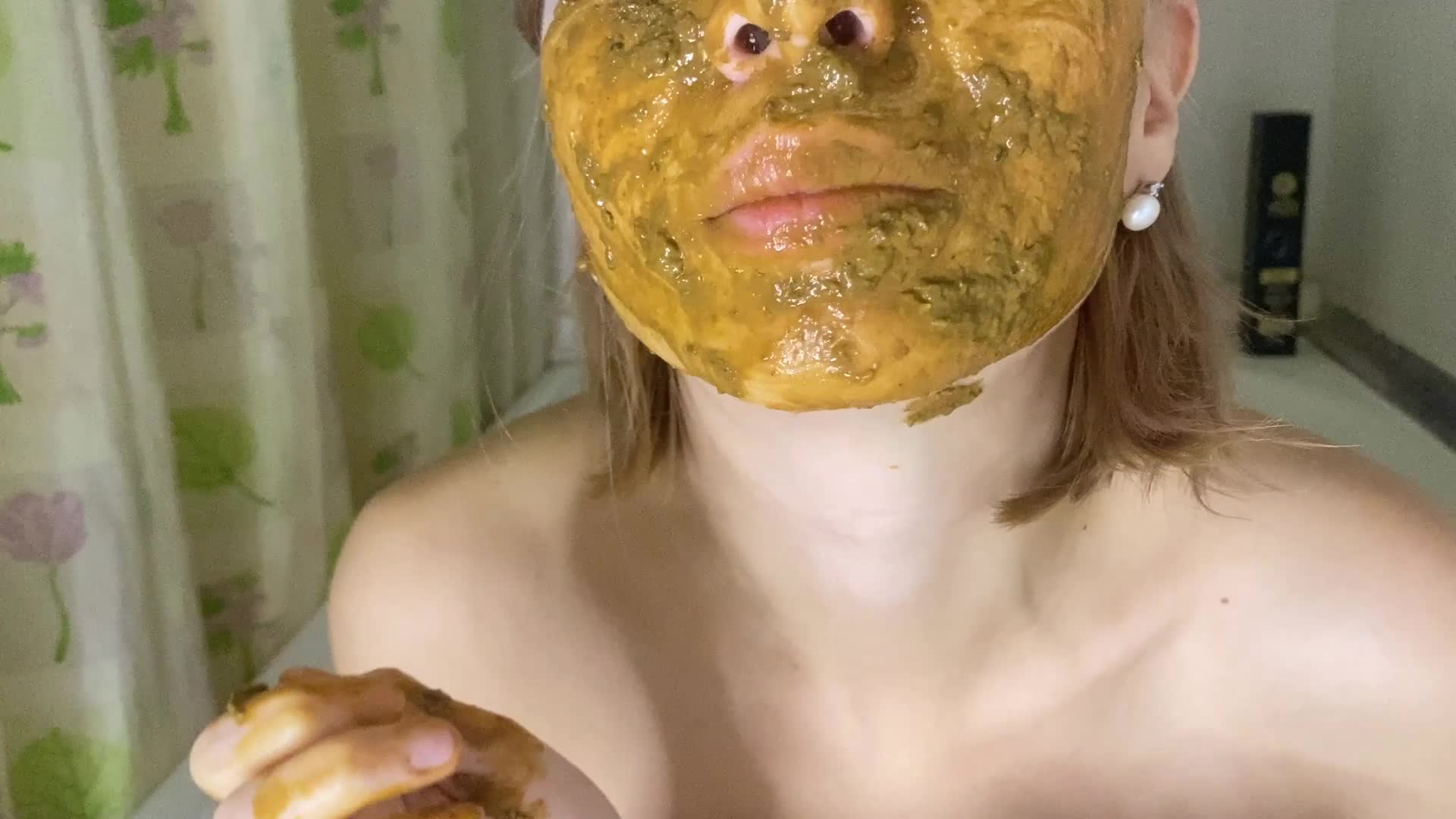 p00girl – Christmas beads from the shit in the ass