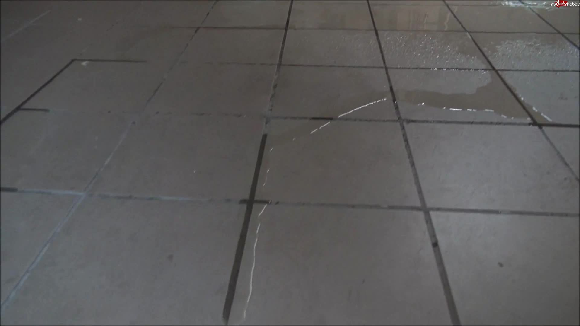 Popp Sylvie – Die ber Den Kopf Piss Action