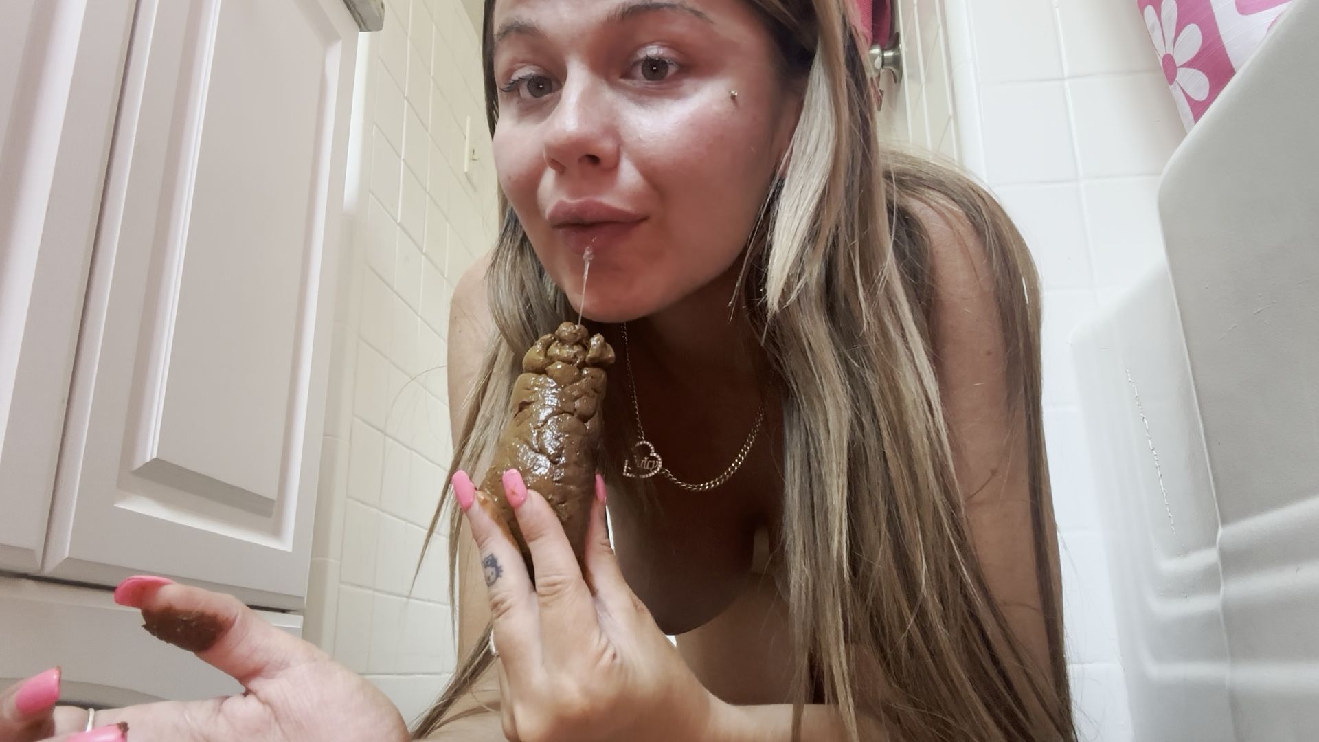 MissPoopsAlot – Tasting Poop