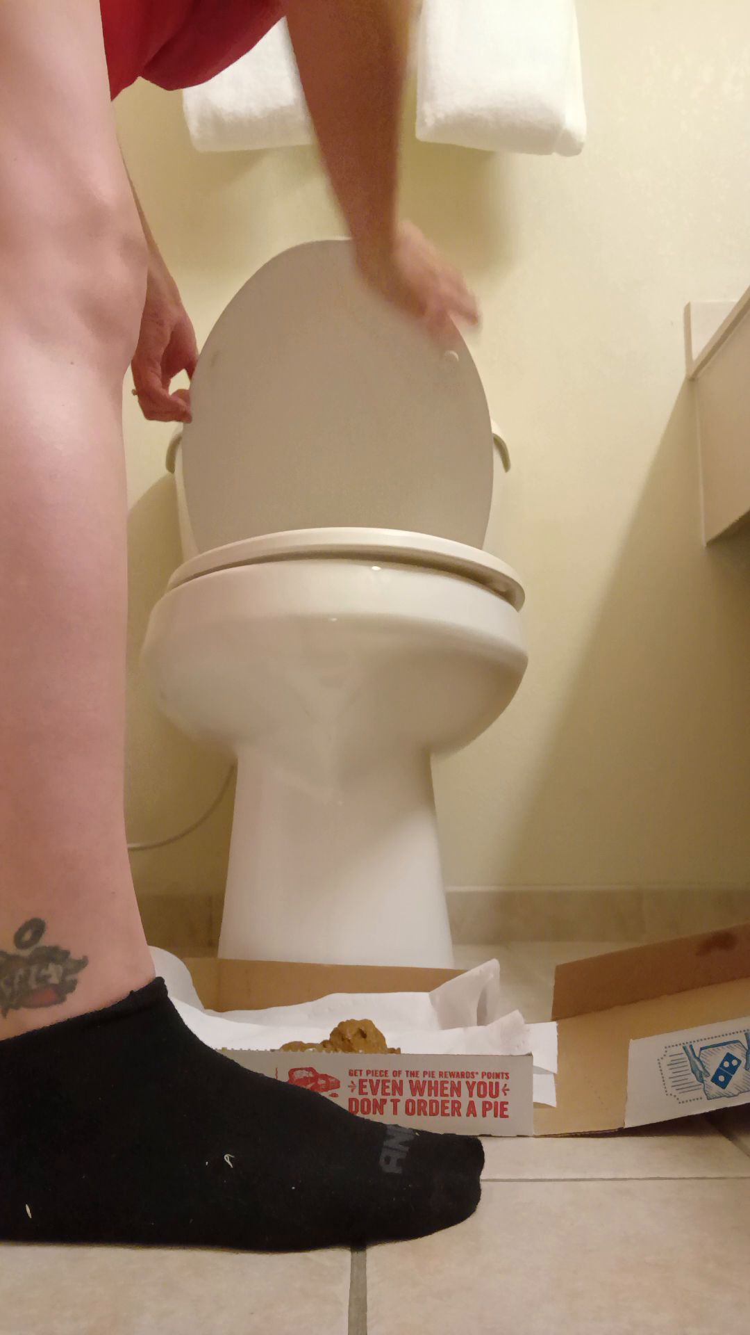 MessyKristy – Pizza Box Dine And Dump