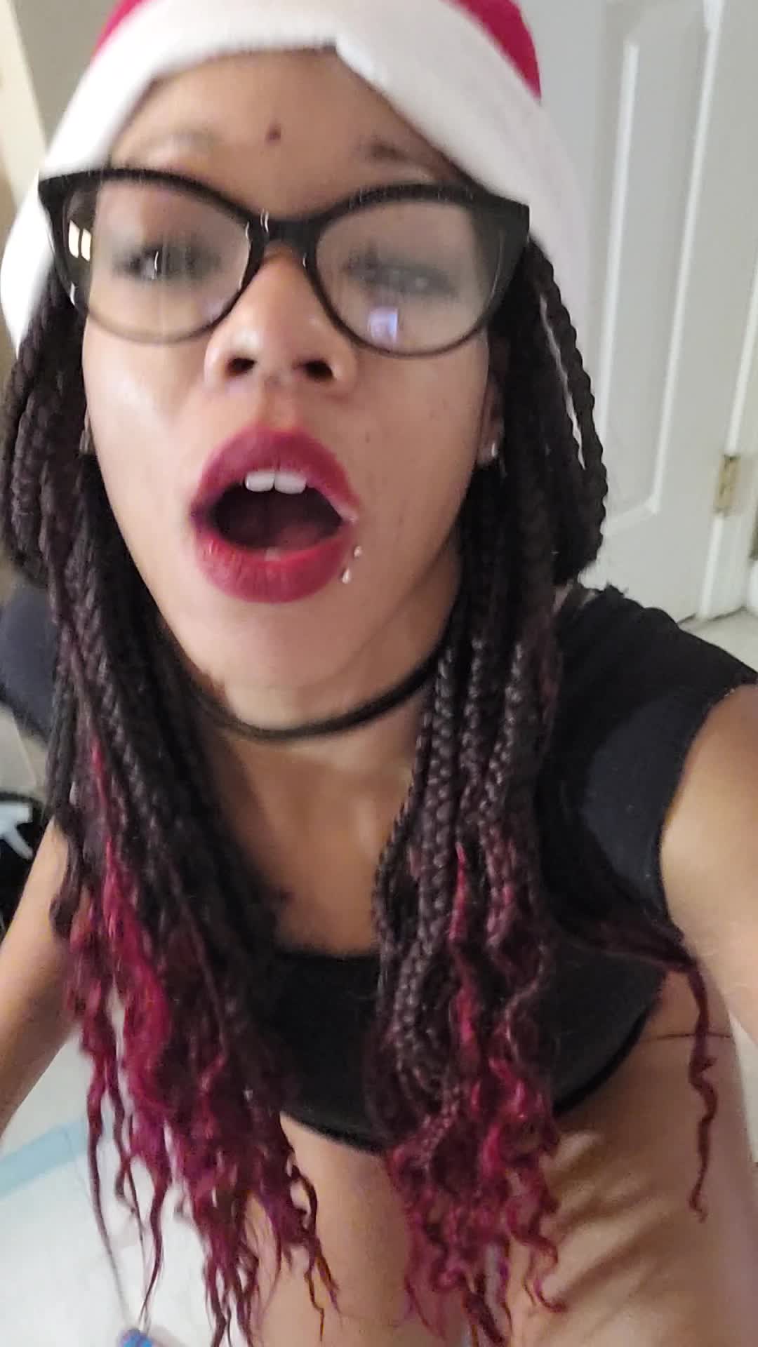 UniQueen21 – Uni Ella being Uni Ella play time