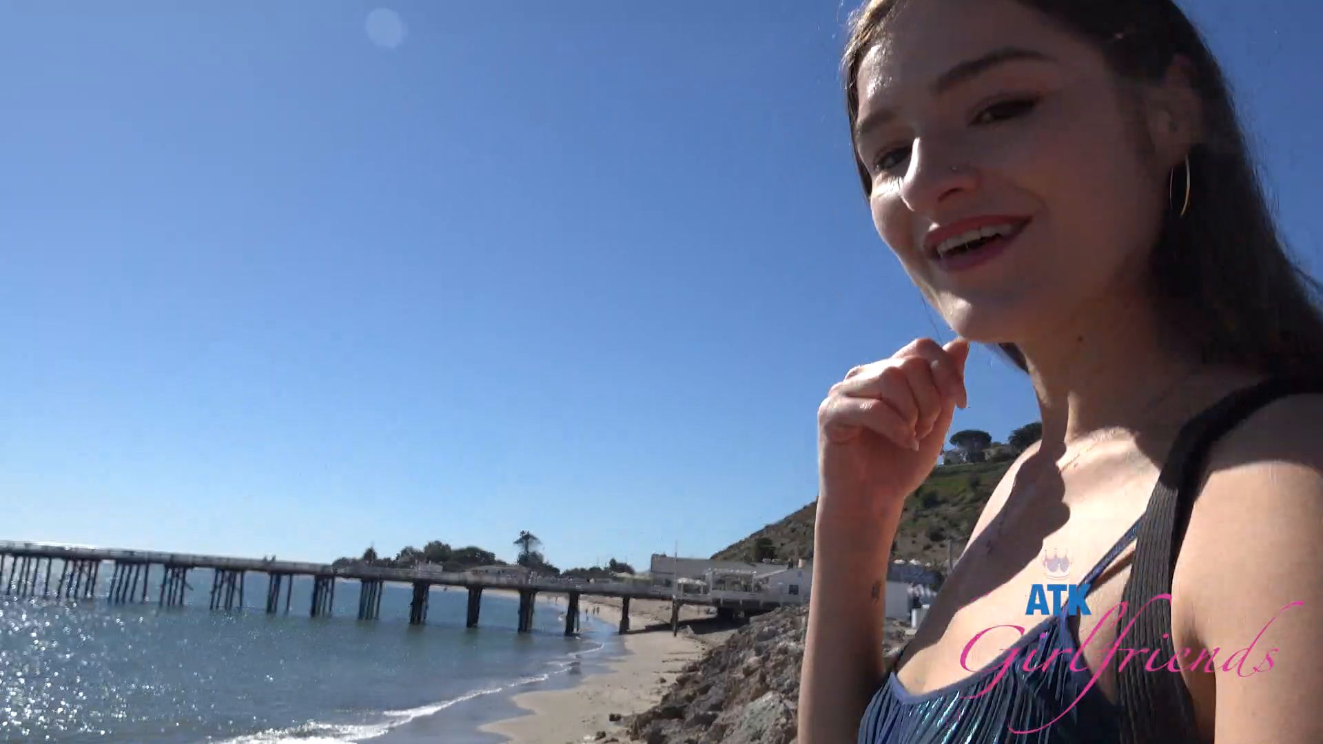 Violet Viper –  Pee Sex