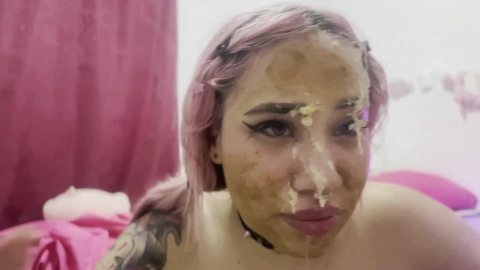 KellyPink18 – Poop Play