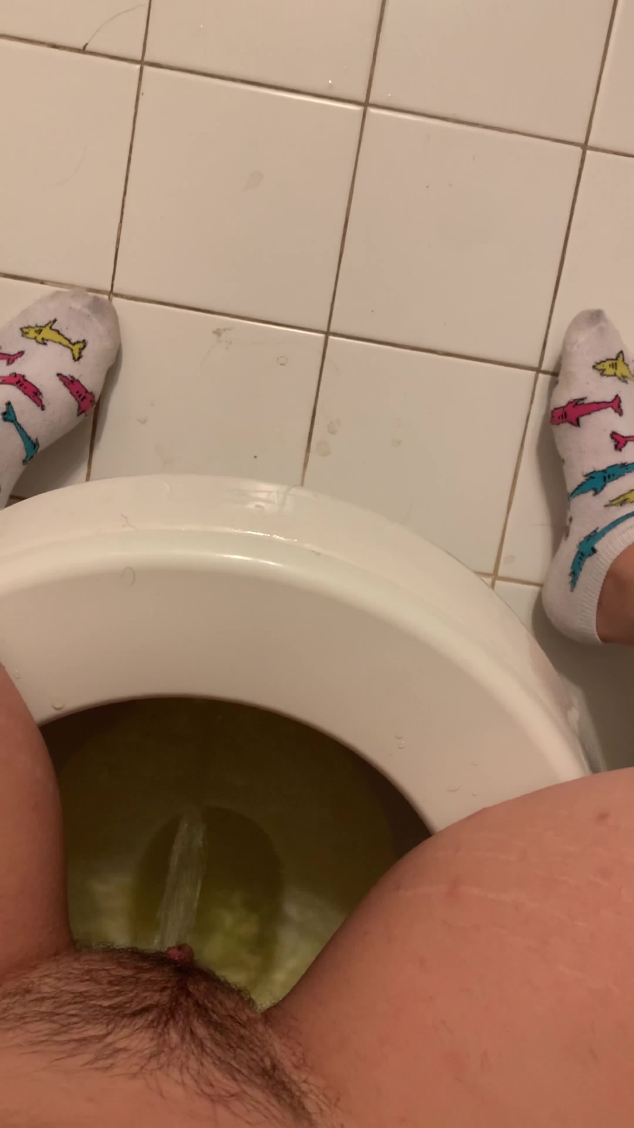 LexieMG – My first pee compilation