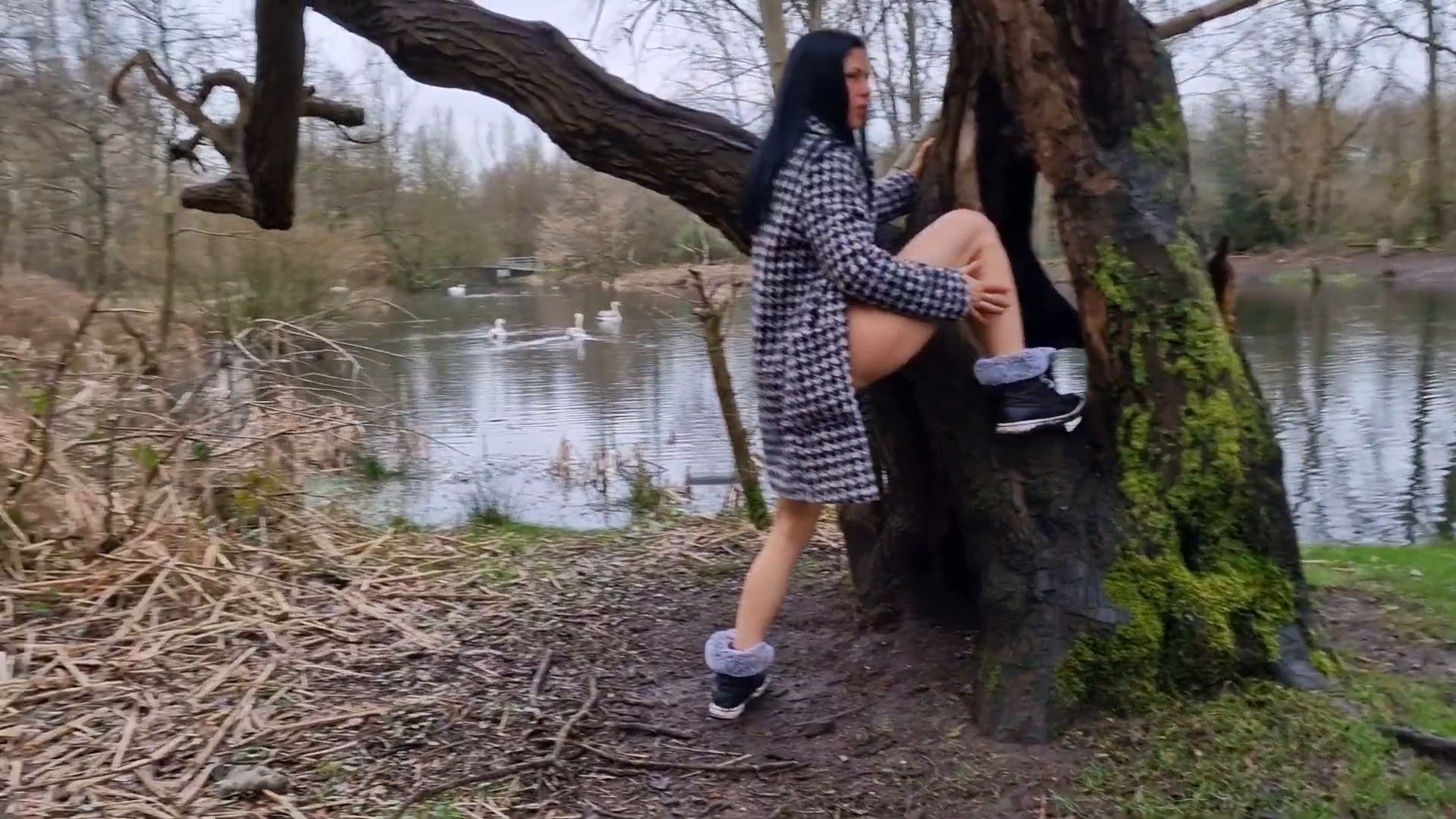 Almost caught nude outdoors and pissing