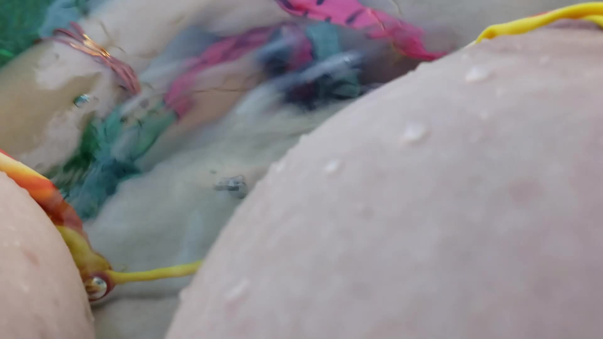 Little Puck – HOT PEE SCENES CAR and POOL PISS